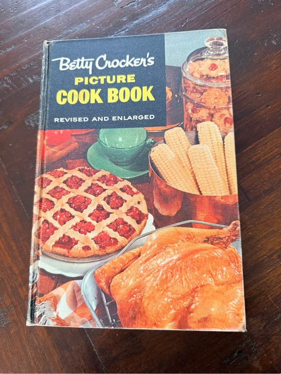 Betty Crocker Other - 1950’s‎ Vintage Betty Crocker picture cookbook